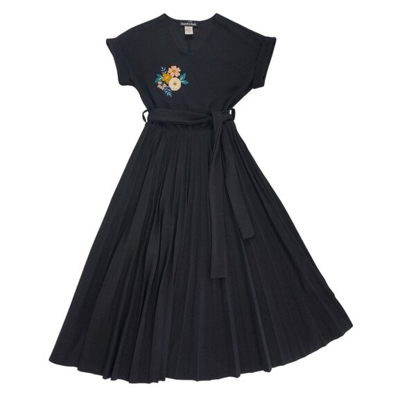 Elizabeth & Nicole Dress With Floral Embroidery, Pleated Skirt Belted Waist, S. - Picture 1 of 7